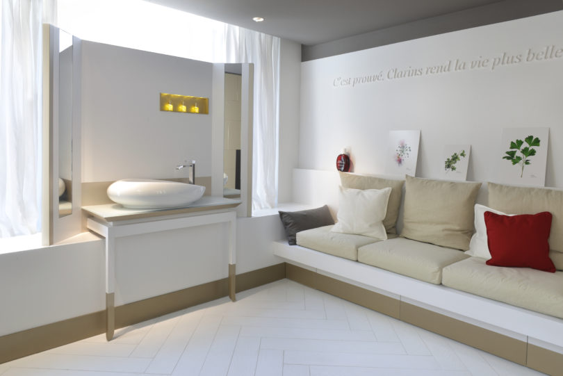 Clarins Skin Spa à Neuilly, parenthèse beauté pour les femmes enceintes et jeunes mamans