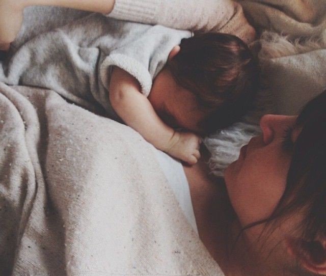 Nos astuces pour les premières nuits avec son bébé à la maison