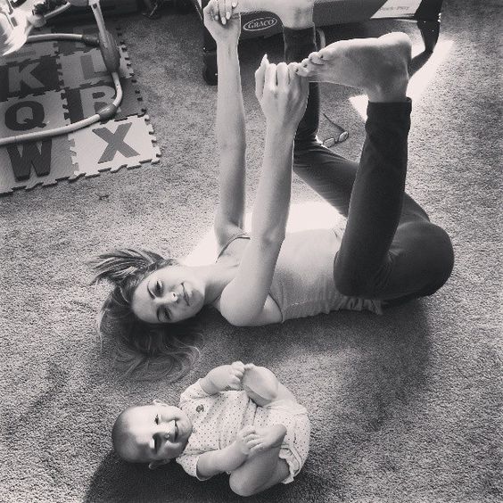 J Ai Teste Un Cours De Baby Yoga Avec Mon Bebe Les Louvesles Louves