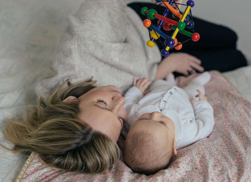 De 0 à 12 mois : comment apprendre à jouer avec un bébé ?