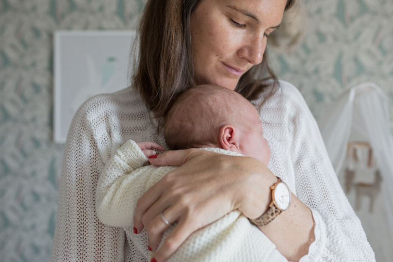 Les rituels de peau à peau d’Amandine avec son troisième bébé