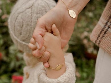 chloe-x-merci-maman-mini-bracelet-worn-1