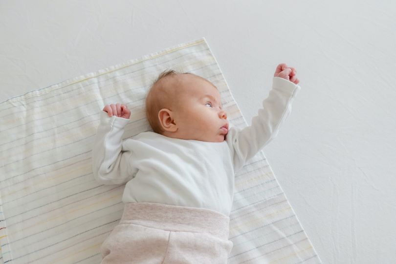 Mieux comprendre son bébé : les compétences du nouveau-né
