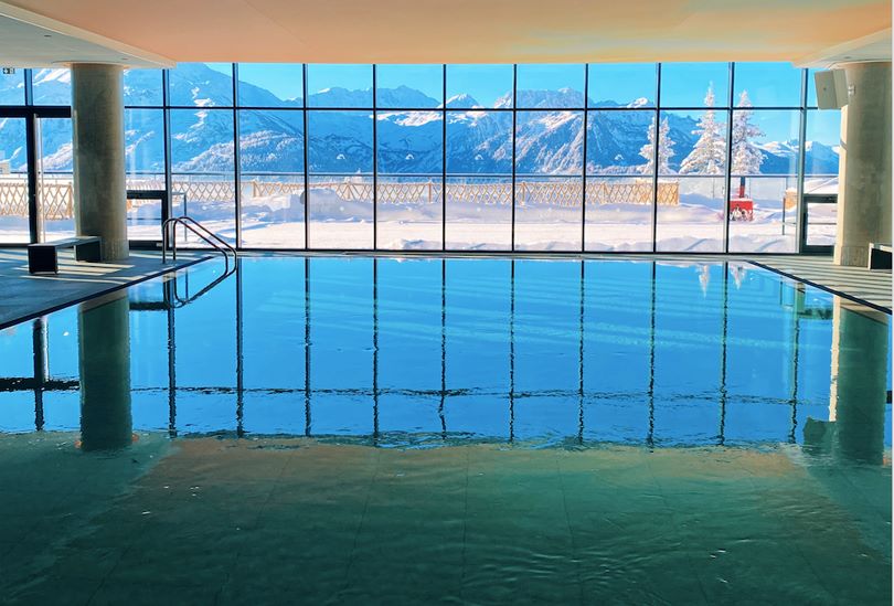 Piscine vue sur les montagne, La Rosière