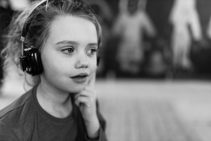 Histoires, méditations et évasion : 5 podcasts pour enfants à écouter absolument