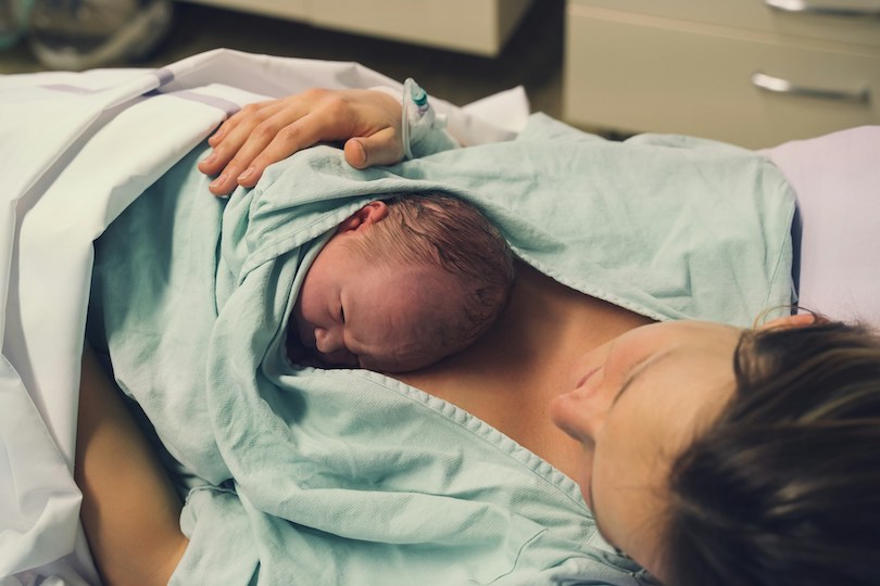 Césarienne programmée ou d’urgence : accompagner la naissance, soigner le post-partum
