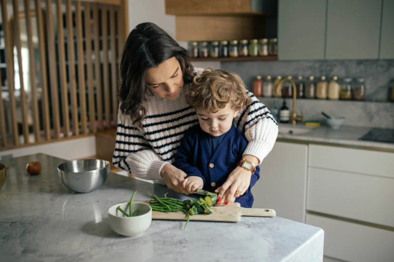 Faire manger des légumes aux enfants : et si on arrêtait d’en faire tout un plat ?