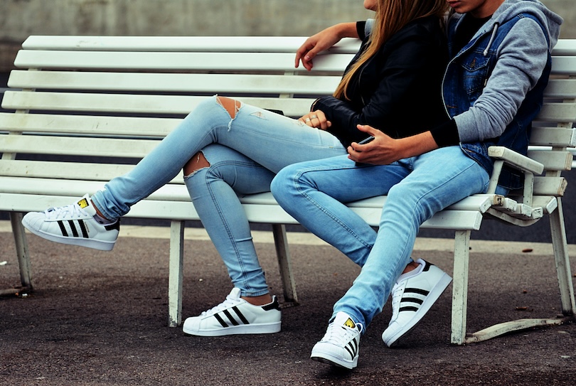 Le consentement expliqué à mon ado : qu’est-ce que ça veut dire et pourquoi c’est important ?