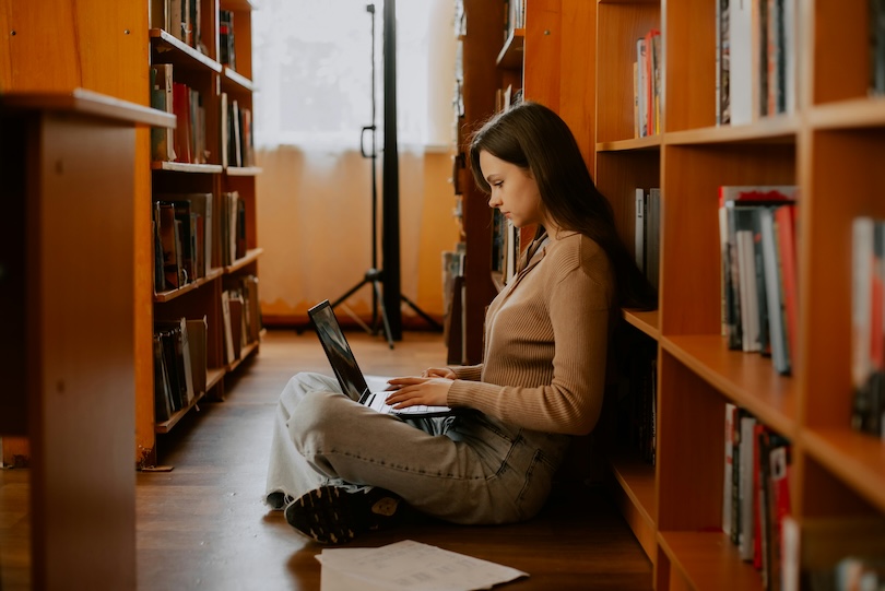 Comment aborder l’IA avec nos ados et quel est impact sur leur travail scolaire ?