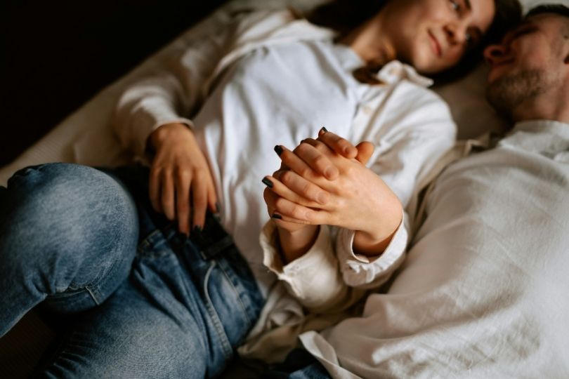“J’en peux plus qu’on me touche” : quand la maternité épuise le corps