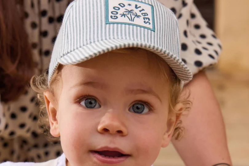 Casquette bébé garçon : jolie oui, suffisante non