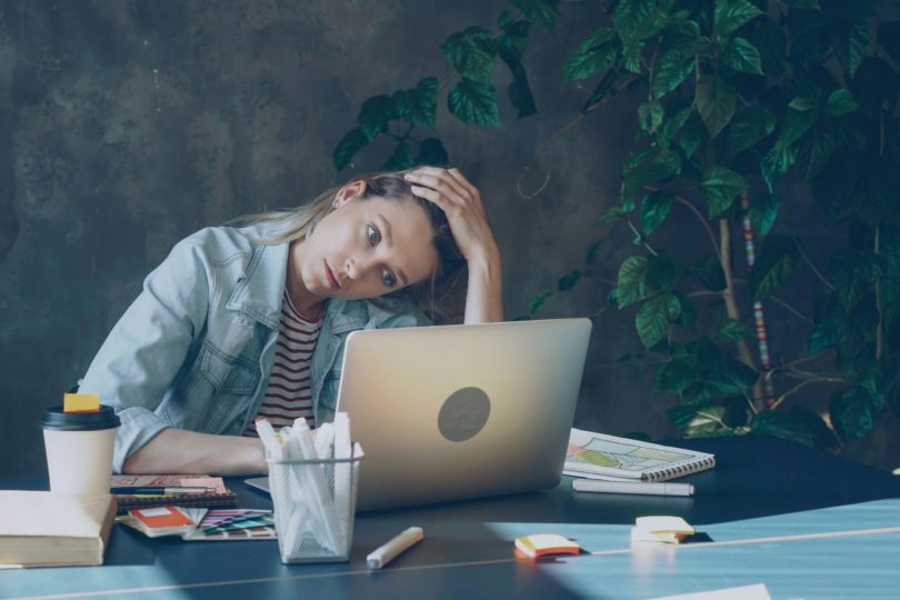“Je ne veux plus retourner au bureau” : ce que ressentent des milliers de mères
