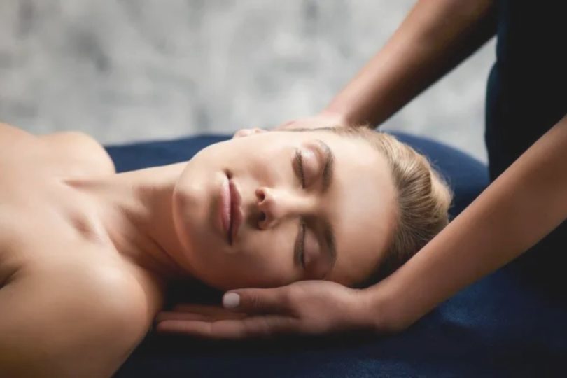 Pourquoi le Head Spa est le nouveau rituel bien-être à tester en thalasso