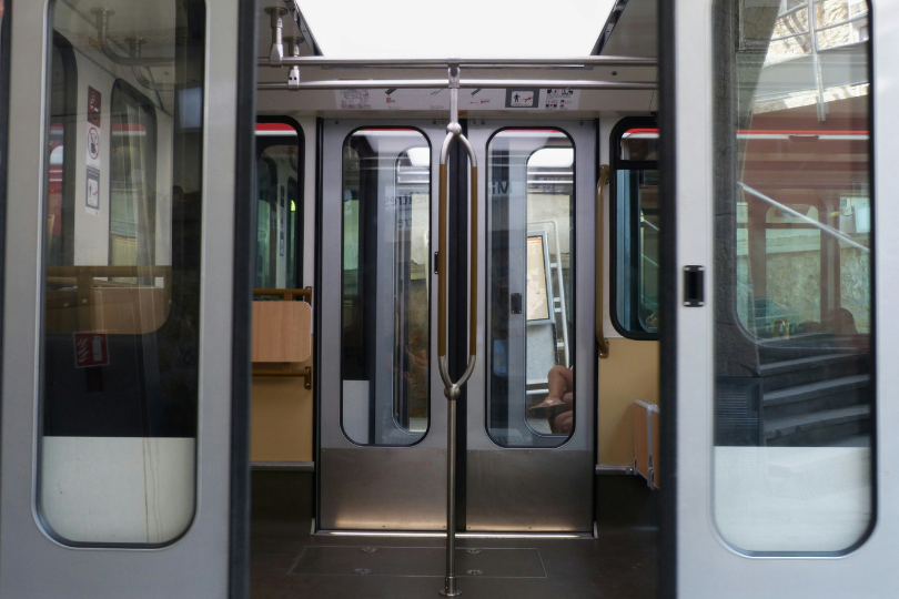 On a pris le métro parisien avec une poussette : le parcours du combattant