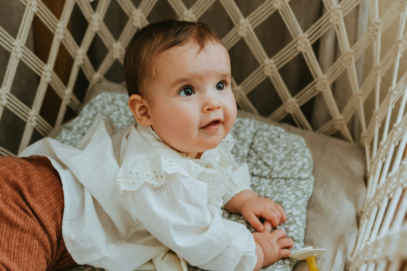 Choisir un lit bébé en 2026 : sécurité, matériaux et marques françaises