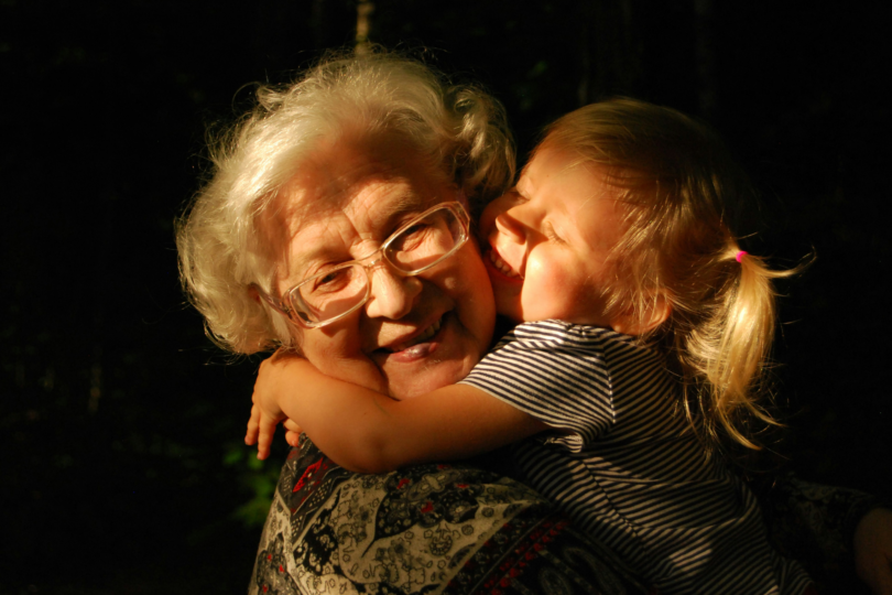 “Mamie n’est plus disponible” : pourquoi les grands-parents ont raccroché