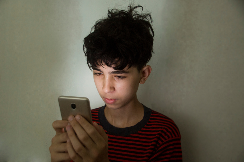 Les réseaux sociaux interdits aux moins de 15 ans en France