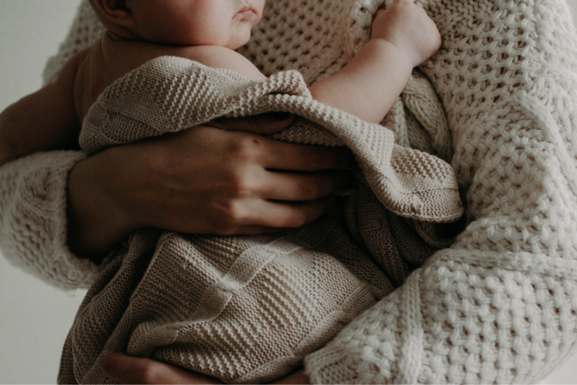 Canicule et grossesse : pourquoi les bébés naissent plus petits en France
