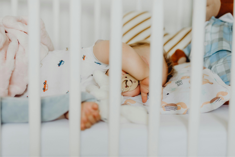 Quelle est la température idéale pour que bébé dorme toute la nuit ?