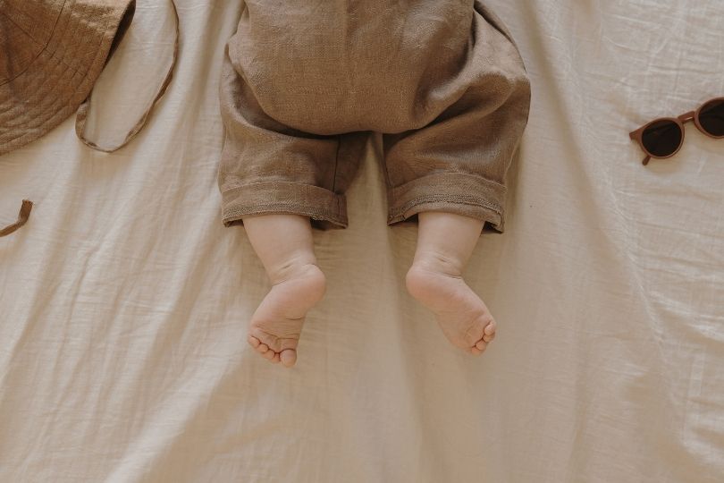 “Je refuse d’habiller ma fille en rose” : le guide du vestiaire mixte