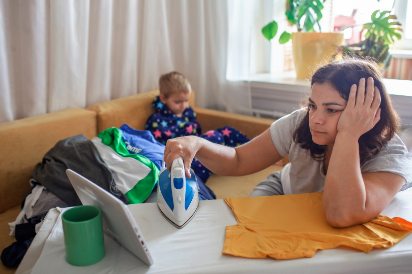 Travail de nuit et garde d’enfant : le casse-tête des mères