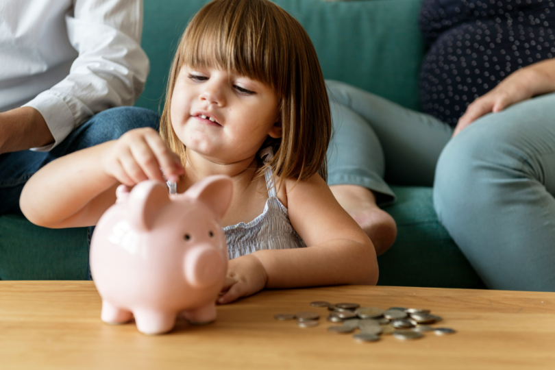 L’épargne pour son enfant dès la naissance : livret A, assurance-vie ou investissement vert ?