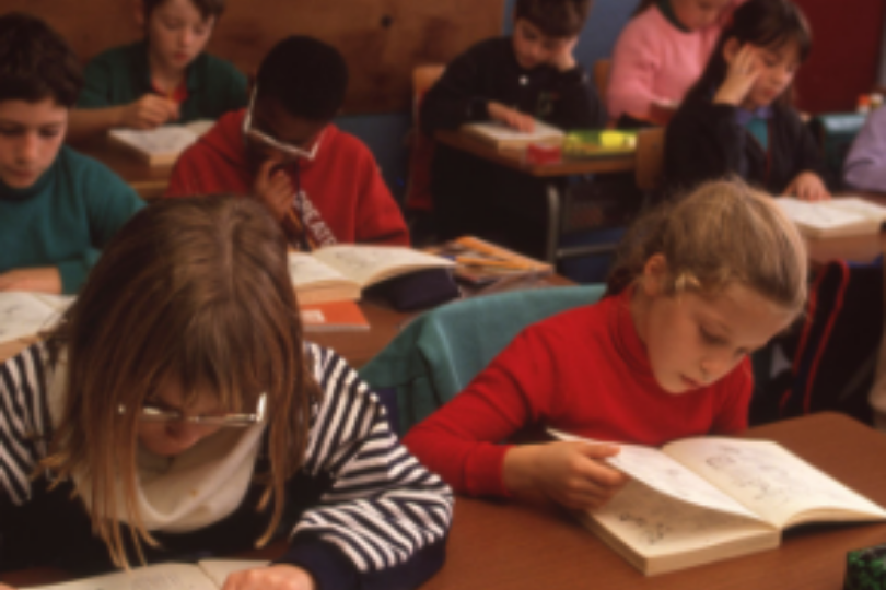 Cours contre la misogynie : quels pays sautent le pas et où en est la France ?