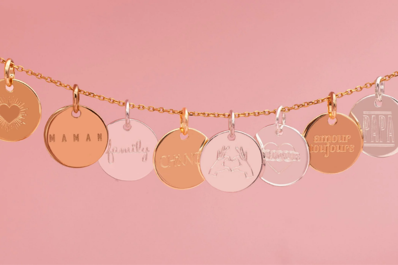 Bijoux personnalisés en famille : le bijou devient un souvenir à transmettre