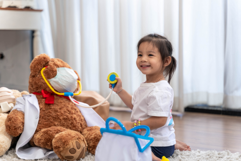 Jeux de rôle en famille : une pratique bénéfique dès le plus jeune âge