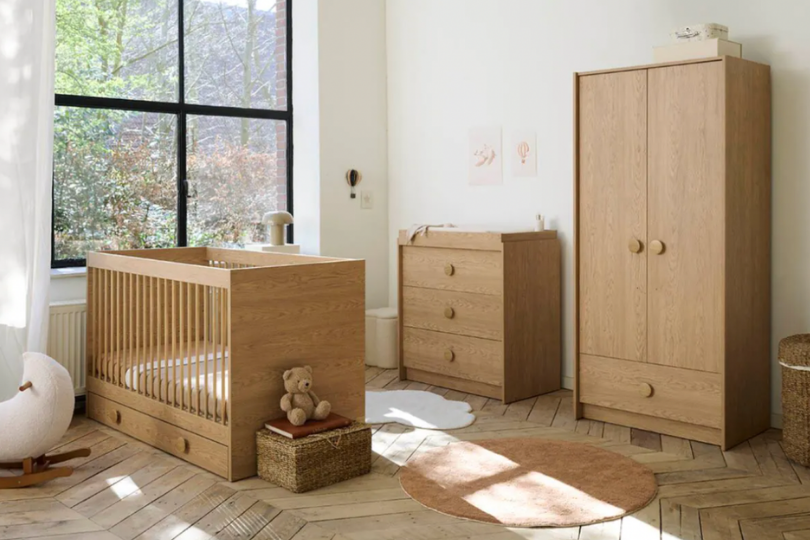Chambre bébé complète ou meubles séparés : que choisir selon son budget et son espace ?