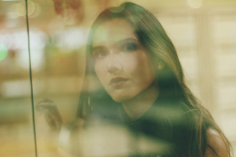 Avec “De justesse”, Joyce Jonathan vise juste et signe son album le plus intime