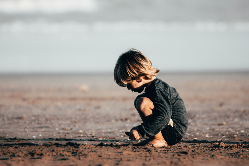 Changement d’heure : faut-il coucher mon enfant de 2 ans plus tôt ou plus tard ?