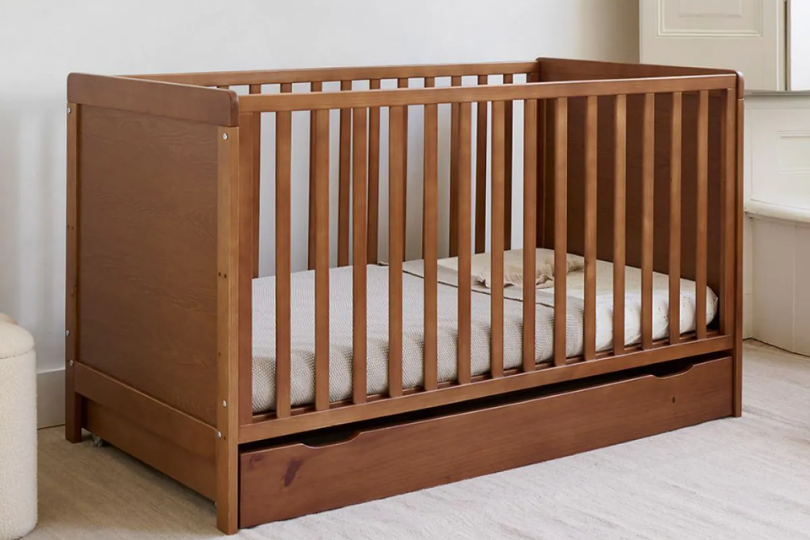 Lit bébé 60 X 120 ou 70 X 140 : quelles différences et lequel choisir ?